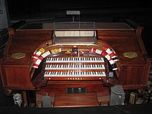 220px-Morton_Organ,_Jefferson_Theatre,_Beaumont,_Texas